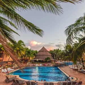 Hotel Reef Yucatan & Convention Center