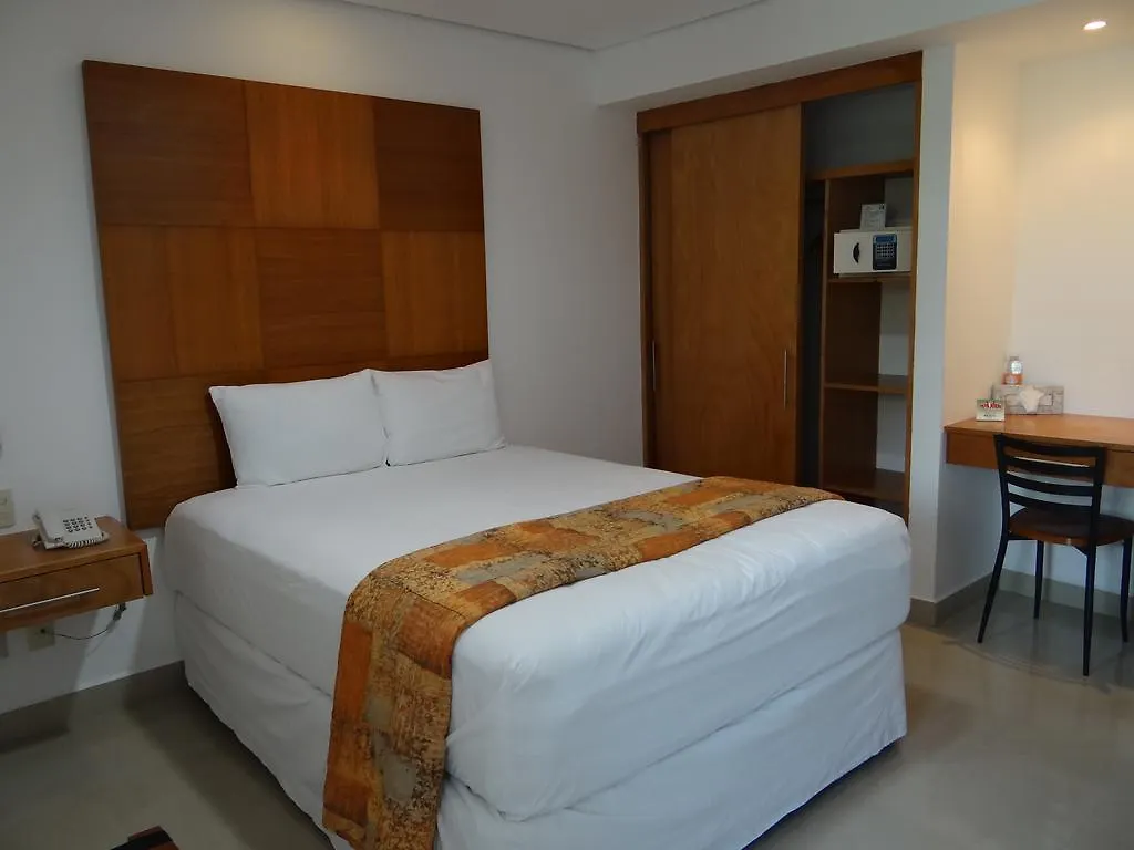 Hotel Suites Gaby Κανκούν